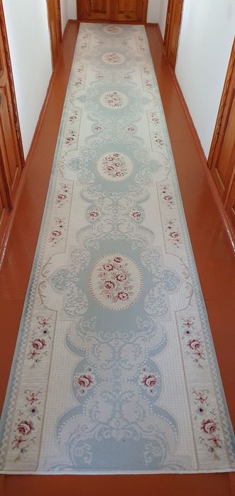 Кілем төсемі. Ковровая дорожка.