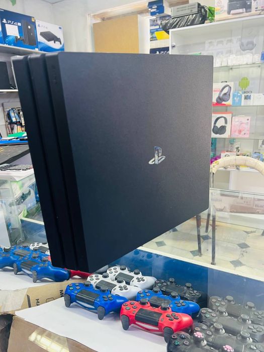 Продается playstation 4 PRO VZLOM