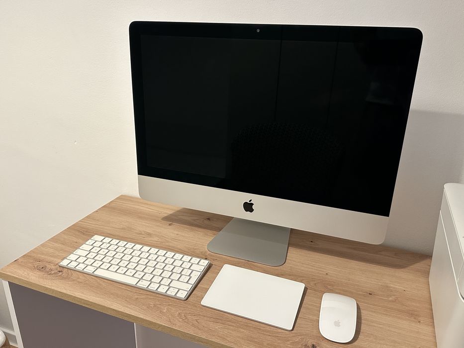 iMac / i5 2019 / 21.5 inch / Retina 4K / Full pack