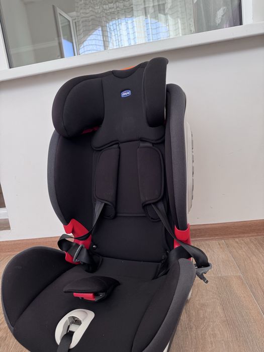 Автокресло Chicco Youniverse Fix 9-36