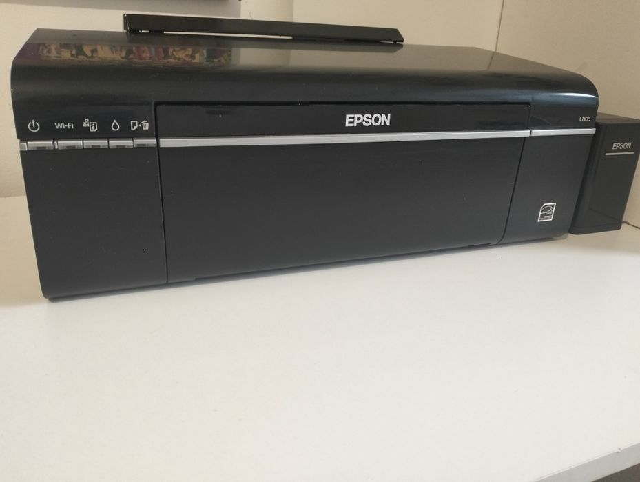 Epson L805 продам в хорошем состоянии