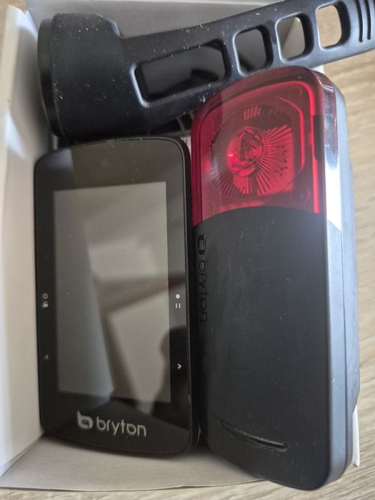 Ciclocomputer și radar Bryton