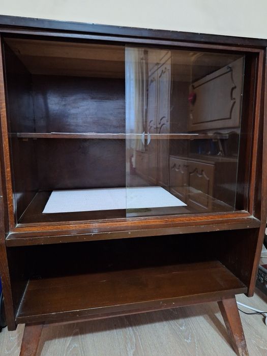 Vând comoda din lemn masiv