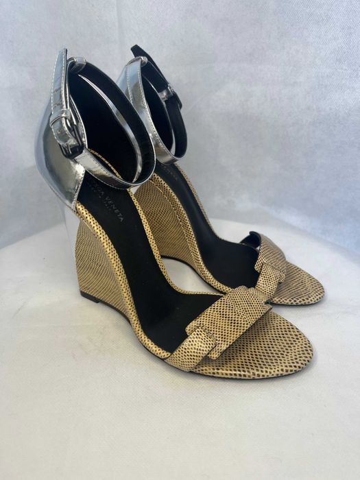 Сандали на платформа Bottega Veneta размер 38 - чисто нови