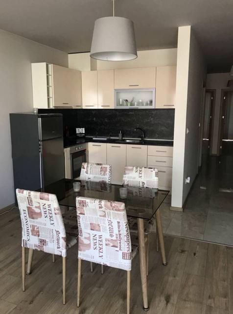 Дава се под наем Тристаен апартамент в София, Център - 110 кв.м за 600 € - Снимка #2