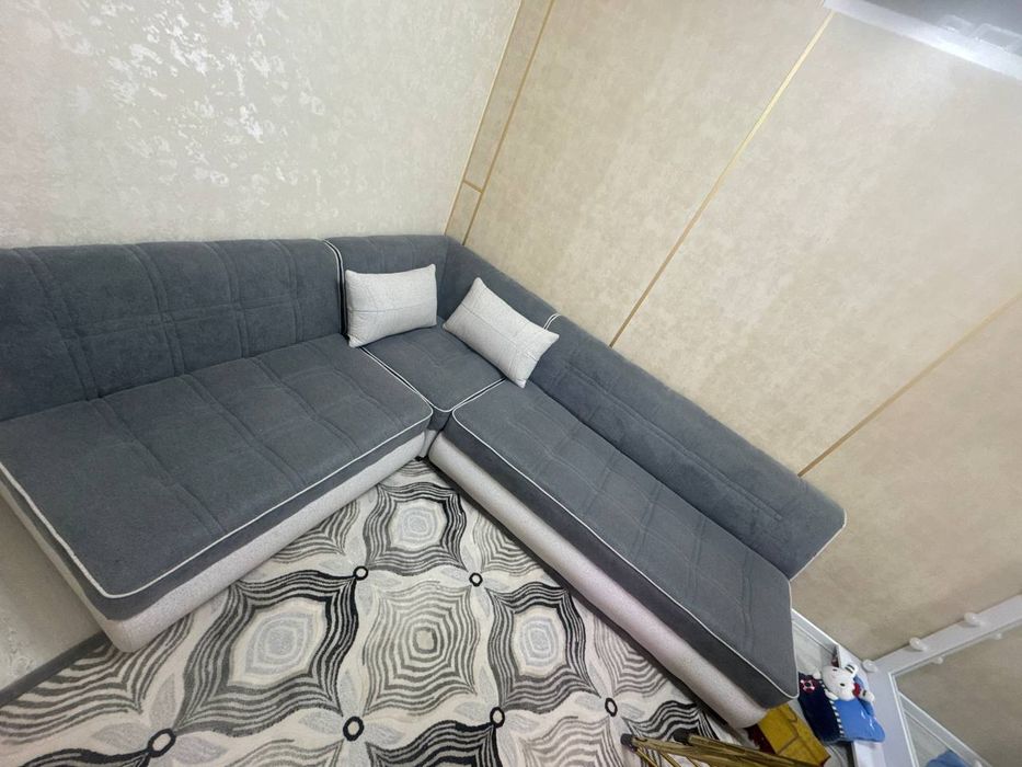 Продаётся диван с пуфом