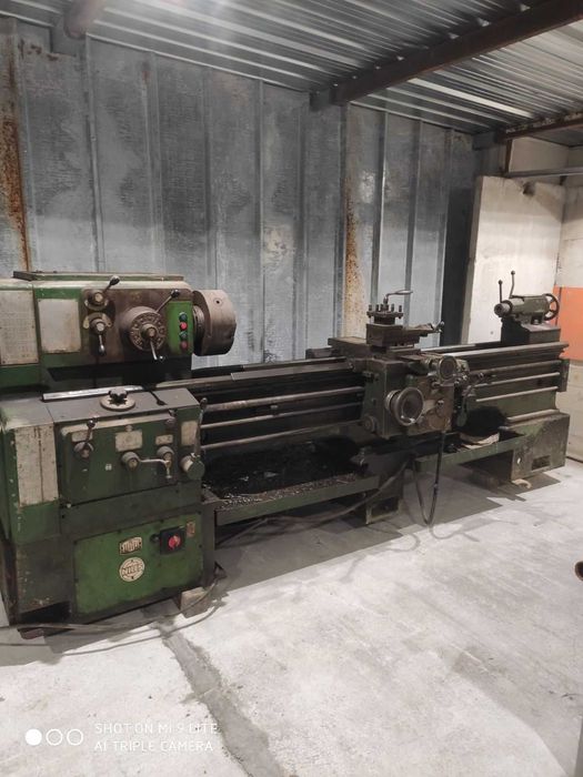 Универсален струг