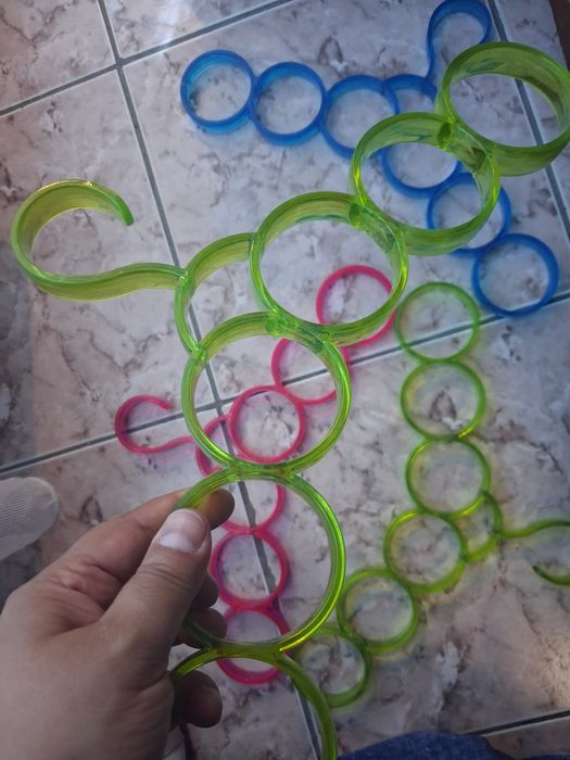 Продам вешалки для платков