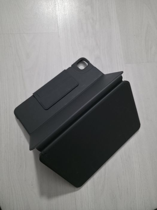 Husa si tastatura iPad logi slim folio pro