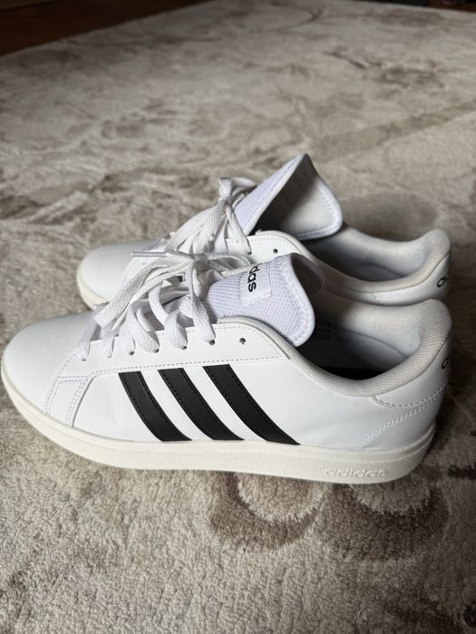 Маратонки adidas