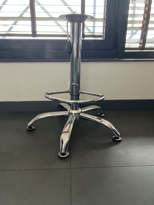 Основа за бар стол с колелца + 2г гаранция ,безплатна доставка до офис