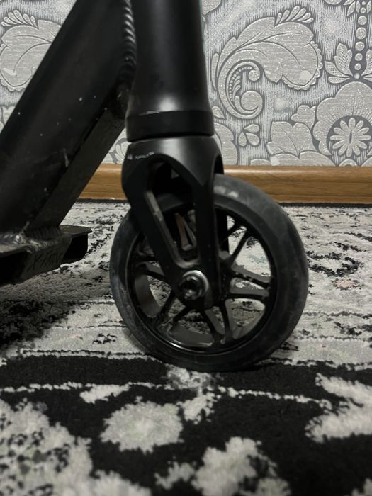 Продам трюковой самокат tech team