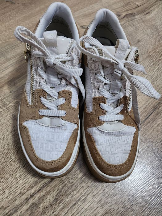 Adidasi dama masura 37