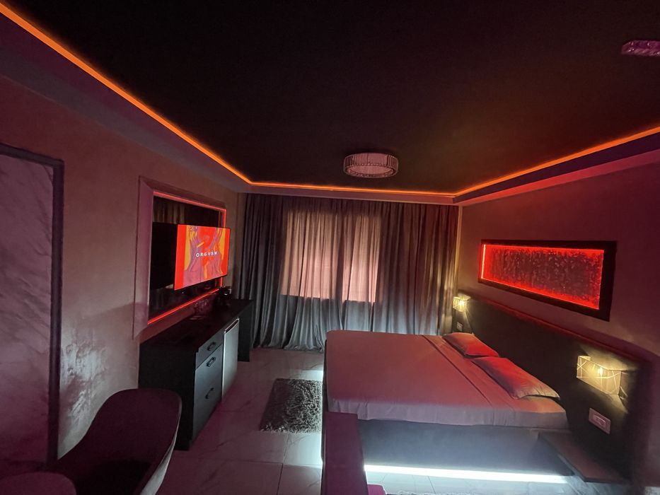 Inchiriez Regim Hotelier 5* cu JACUZZI 48 JETURI ULTRA LUX