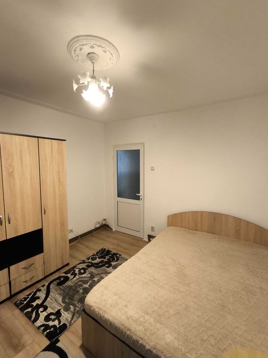 Apartament cu 3 camere, Mircea cel Bătrân, 600€ negociabil