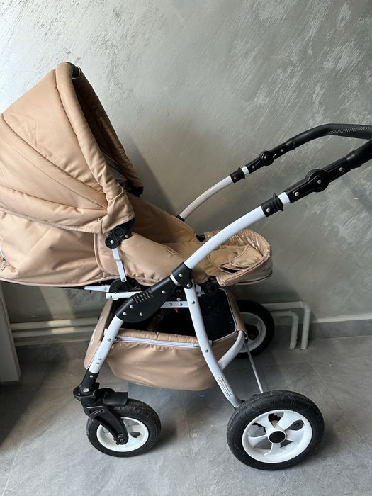 Продам коляску в хорошем состояний