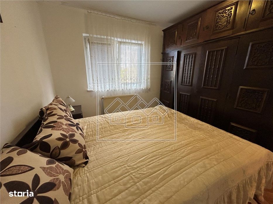 Apartament spatios cu 3 camere, Str. Scoala de Inot