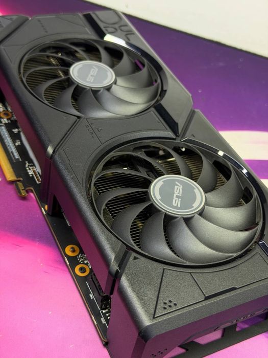 ASUS Dual AMD Radeon RX 7800 XT 16G