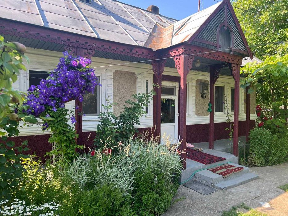 Casa 60 mp Girov, 1500 mp teren, curte superba, iesire prund Cracau