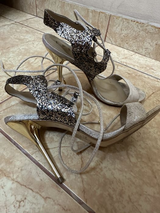 Sandale Epica cu toc auriu, siret pe glezna