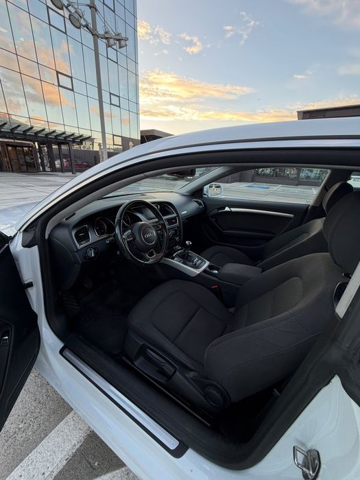 Vând Audi A5 Coupe 2.0 TDI