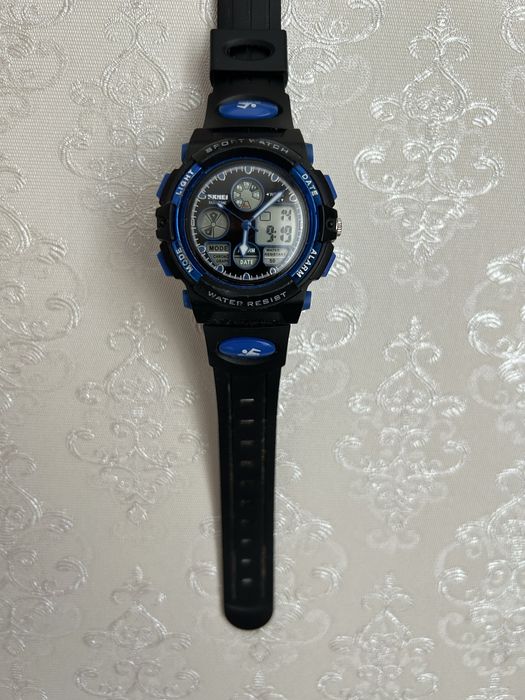 Часы спортивные водонепроницаемые