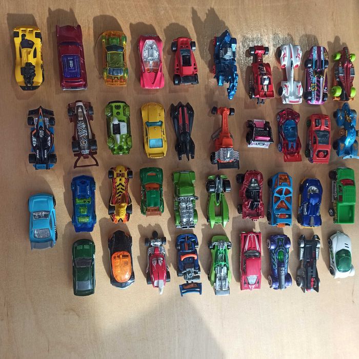 Машинки hot wheels