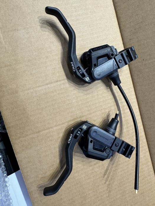 Manete Magura Gustav pro