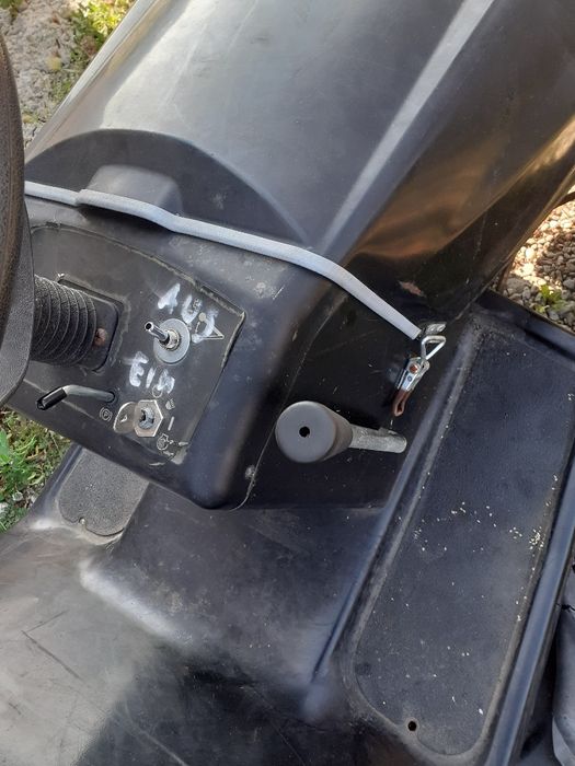 Tractoras de tuns iarba + remorca