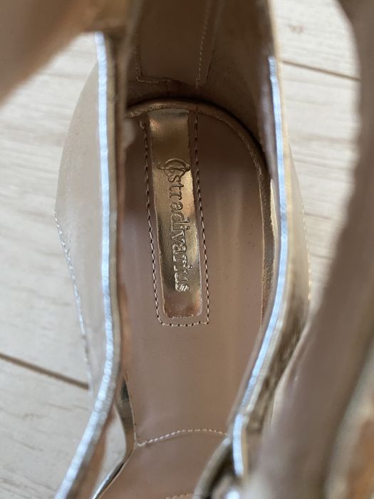 Sandale cu toc Stradivarius