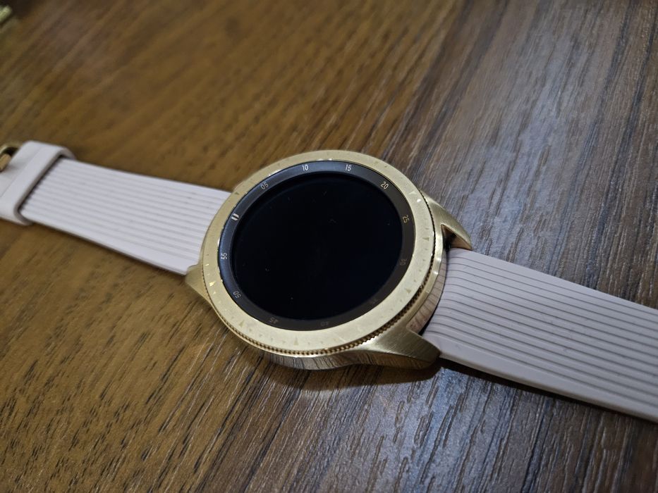 Samsung Galaxy Watch 42 мм SM-R810