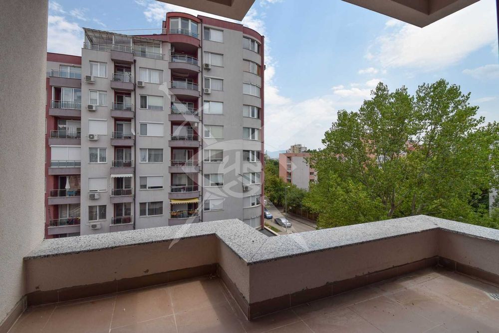 Тристаен апартамент в ж.к. Студентски град № 920-26945