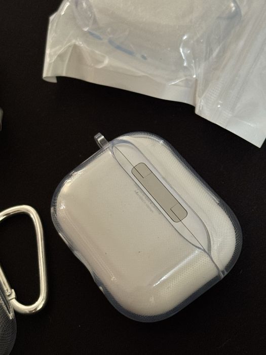 Оригинален Кейс за AirPods 2 , 3 БЕЗЦЕТЕН , *СИЛИКОНОВ*