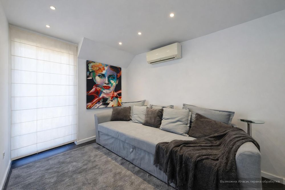 Дава се под наем Едностаен апартамент в Варна, Център - 58 кв.м за 648.21 € - Снимка #1
