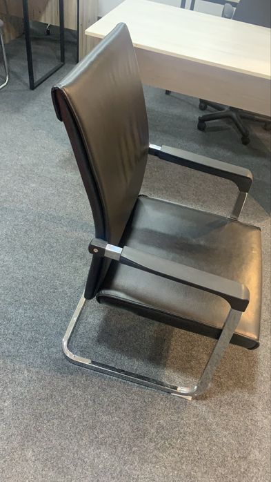 Kreslo koja ideal holatda