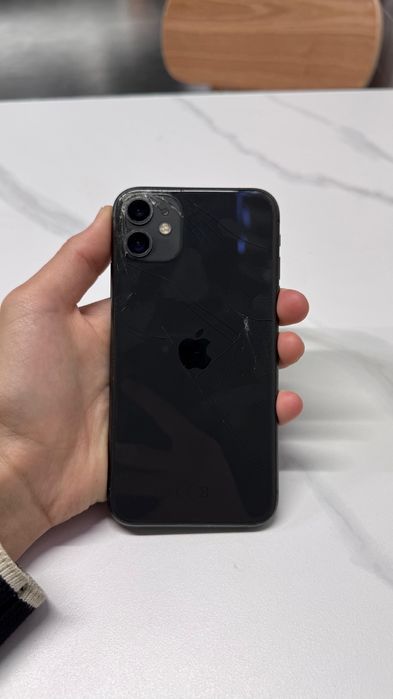 Айфон 11 в хорошем состоянии