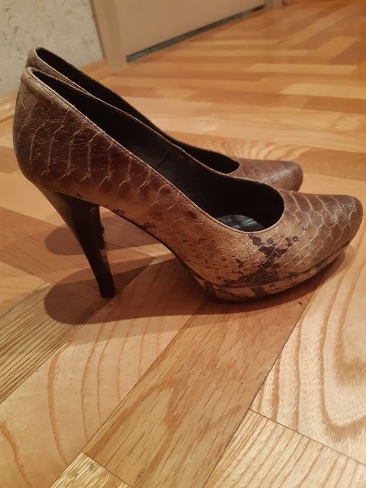 Продавам дамски обувки Gabina