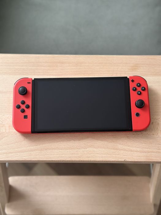 Nintendo Switch OLED - Model Mario Red edition