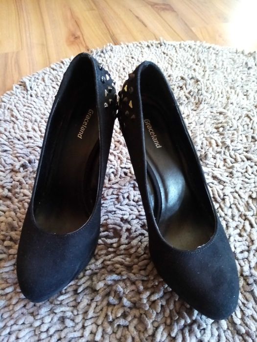 Продавам дамски обувки