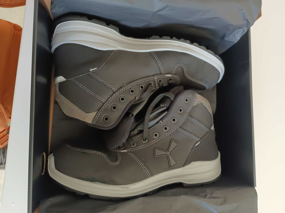 Продавам работни обувки 44 номер S3