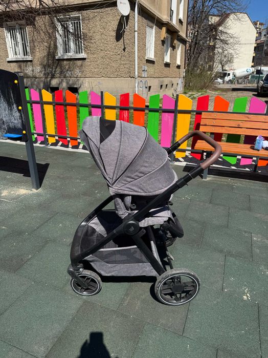 Количка Maxi Cosi Oxford с гаранция до 24.06.2027 + адаптери за кошче