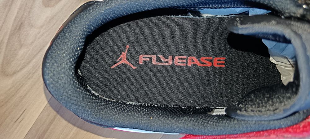 Nike flyease 44 red