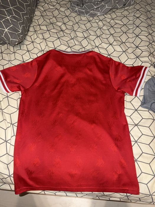 Retro liverpool home kit 1996/1998