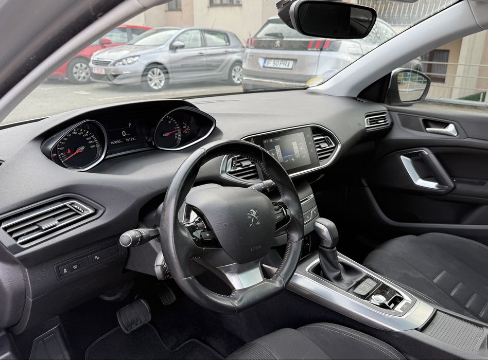 Peugeot 308 - Automat - 2.0 Diesel - Hatchback