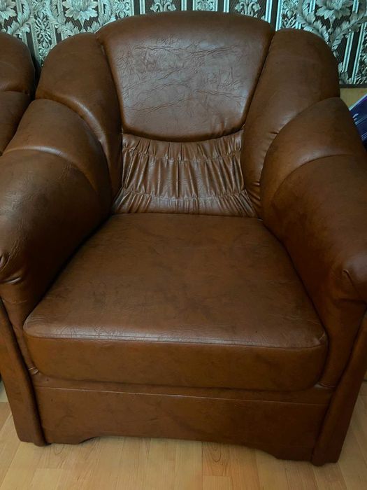 Set canapea extensibilă + 2 fotolii din piele naturală