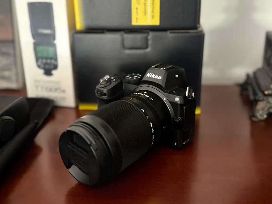 Vând aparat foto NIKON Z5 |  Accesorii |