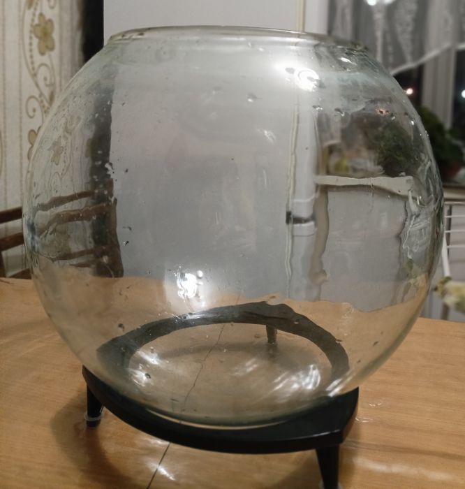 Продам аквариум круглый