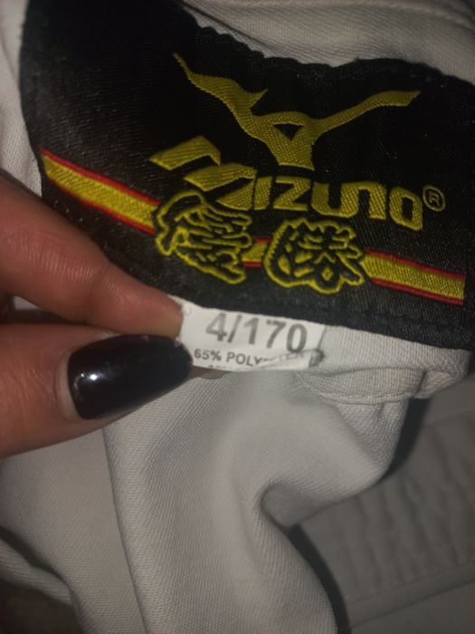Кимоно продам  4000 MIZUNO (без пояса)