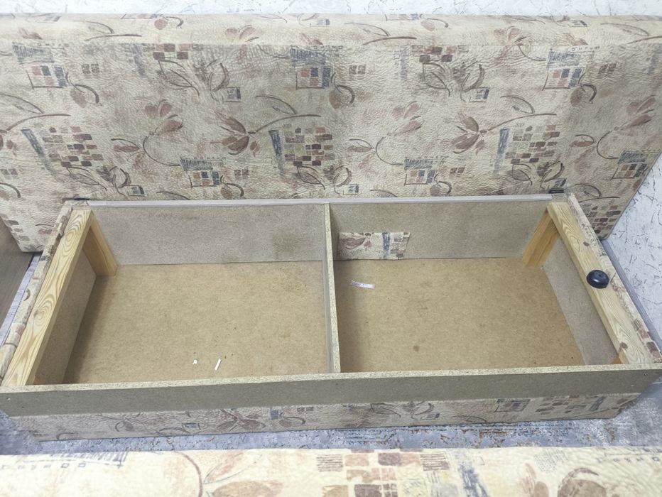 Продам диван, б/у торг уместен