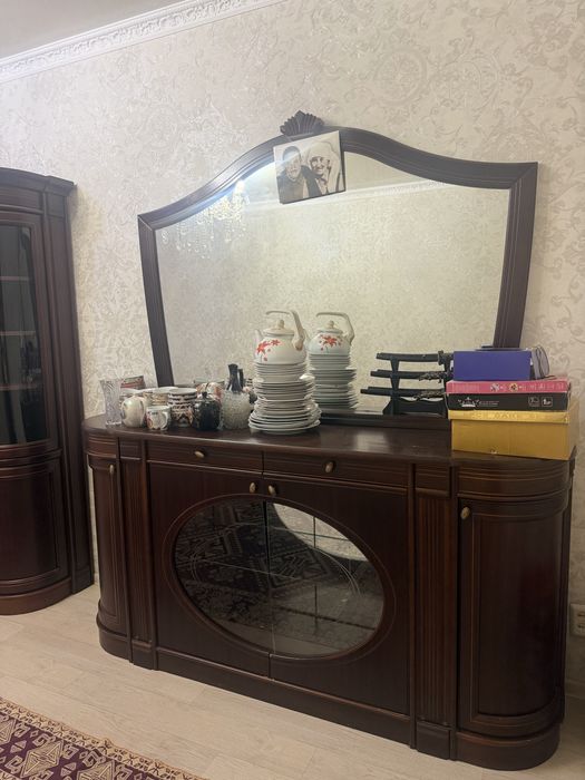 Сервант с комодом
